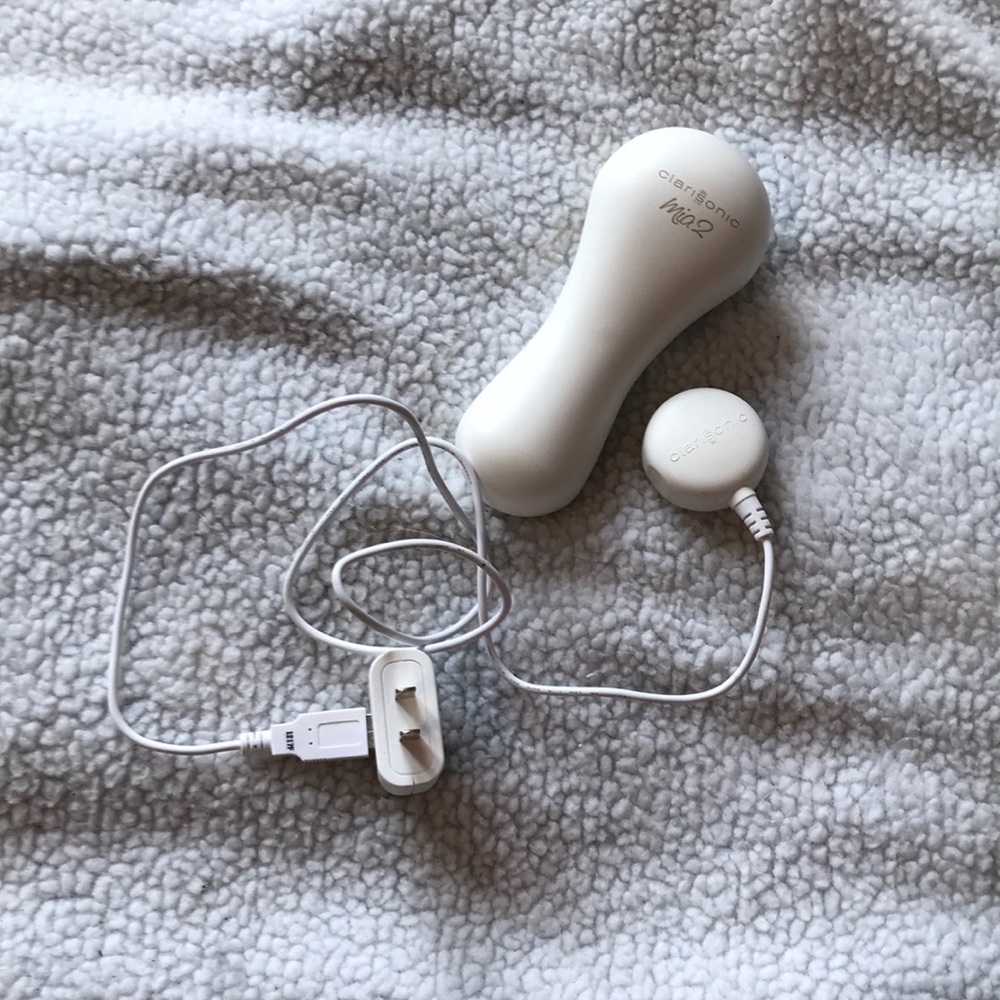White Clarisonic Mia 2